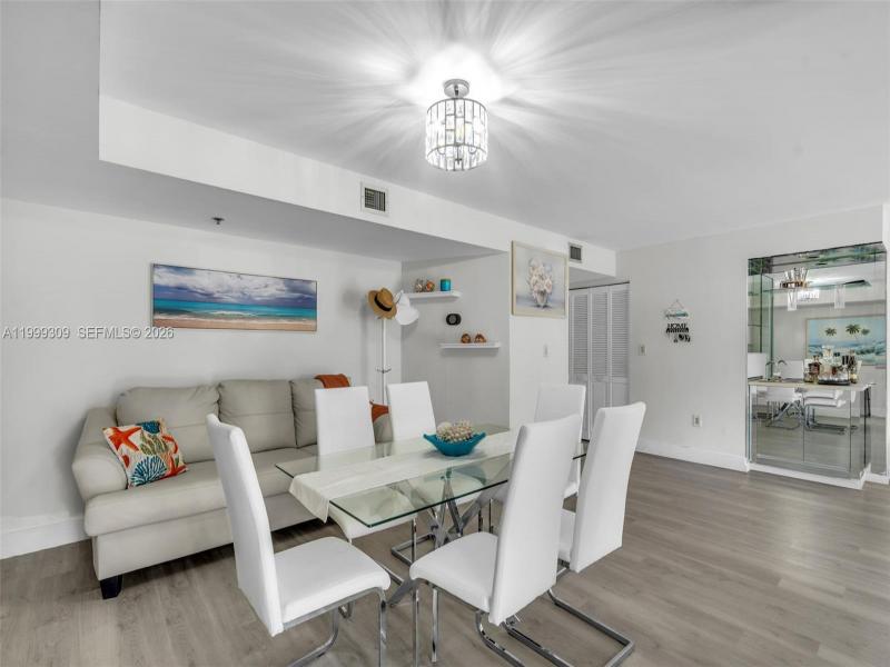 Condo for sale at The Summit 110S