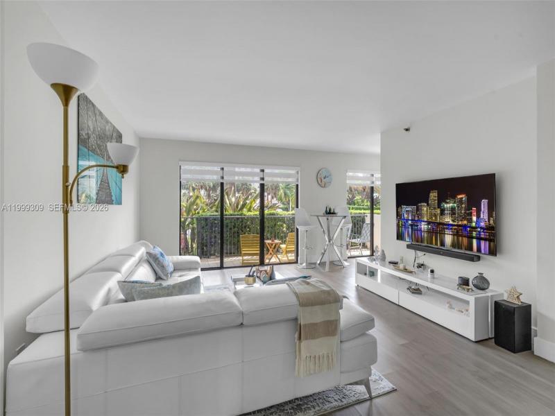 Condo for sale at The Summit 110S