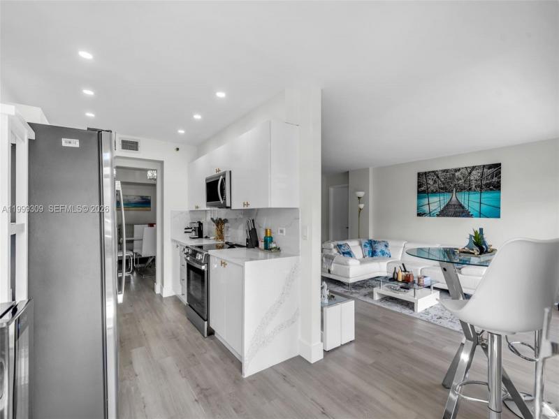 Condo for sale at The Summit 110S