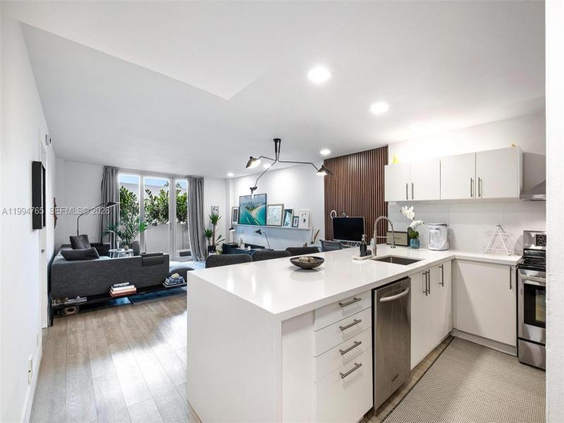 Condo for sale at Island Terrace LF