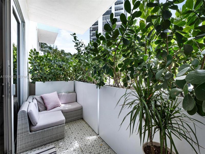 Condo for sale at Island Terrace LF
