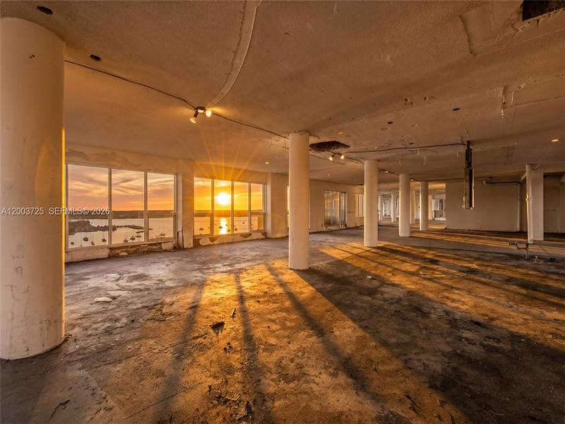 Bayshore Yacht Tennis Club Apt #PENTHOUSE