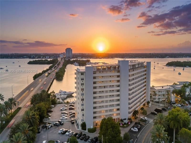 Comprar apartamento en Bayshore Yacht Tennis Club PENTHOUSE