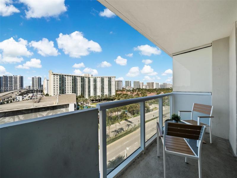 Comprar apartamento en Aventura Beach Club 736