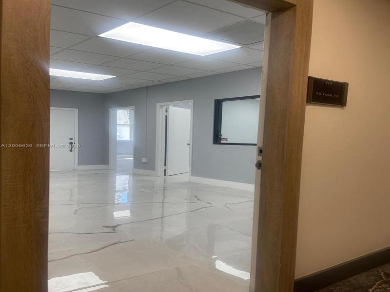 Condo for sale at Hallmark of Hollywood 219
