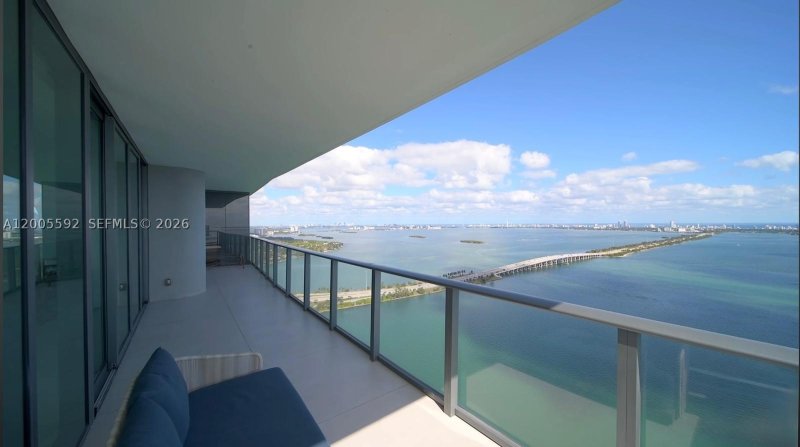 Apartment for rent at One Paraiso 4401