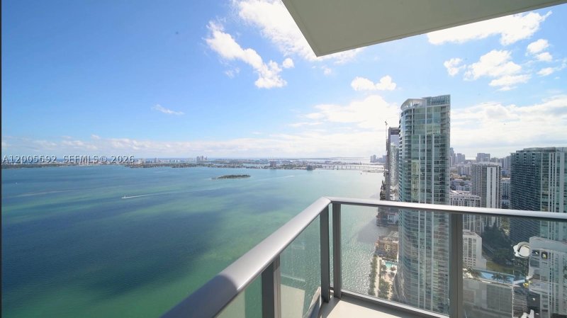 Apartment for rent at One Paraiso 4401