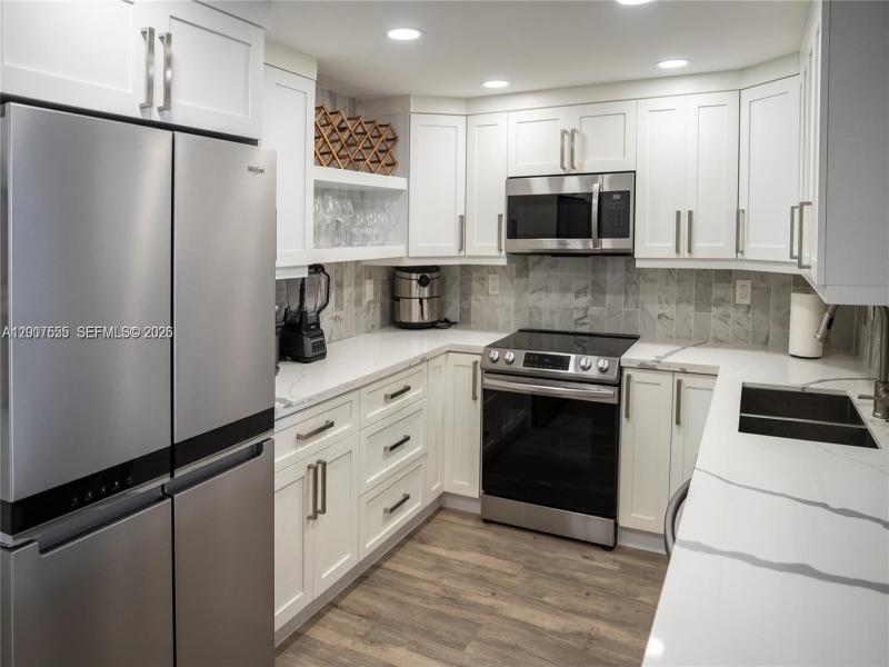Condo for sale at Allington Towers 17D