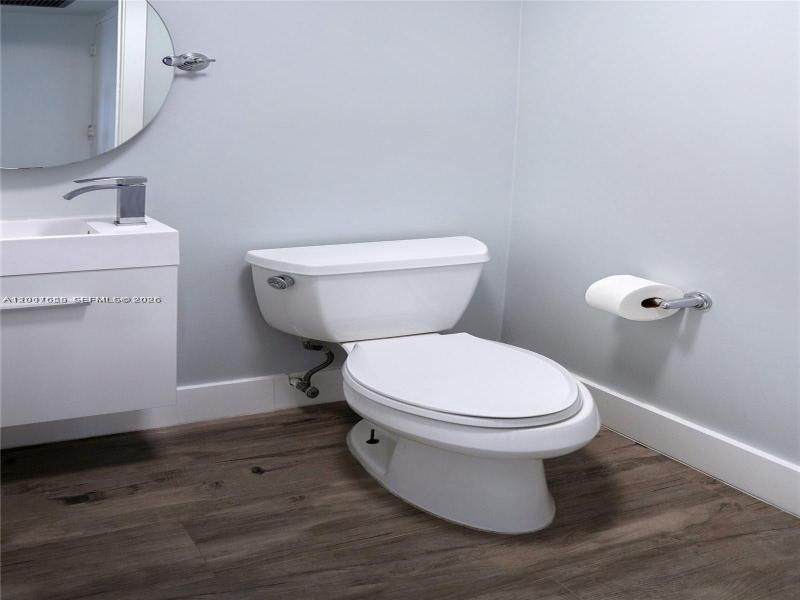 Condo for sale at Allington Towers 17D