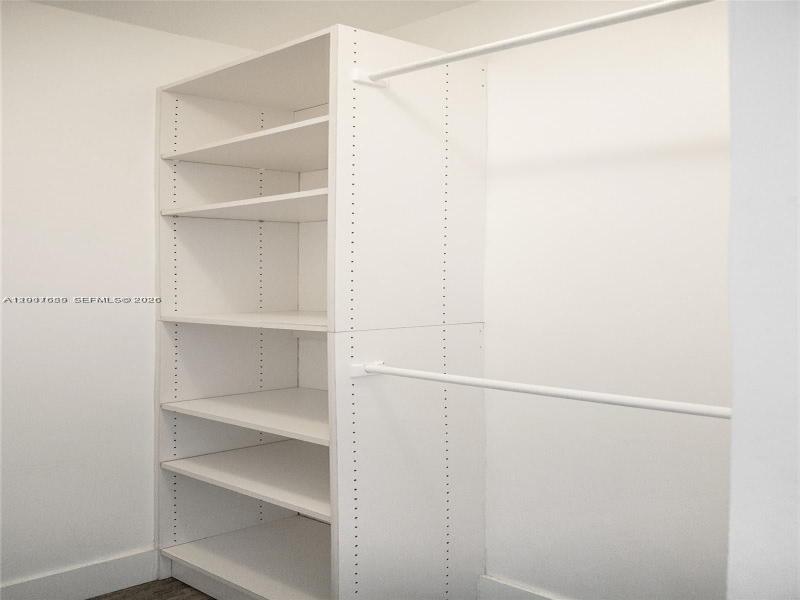 Condo for sale at Allington Towers 17D