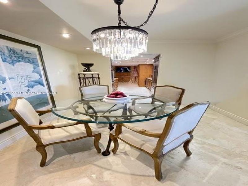 Comprar apartamento en Towers of Key Biscayne D903