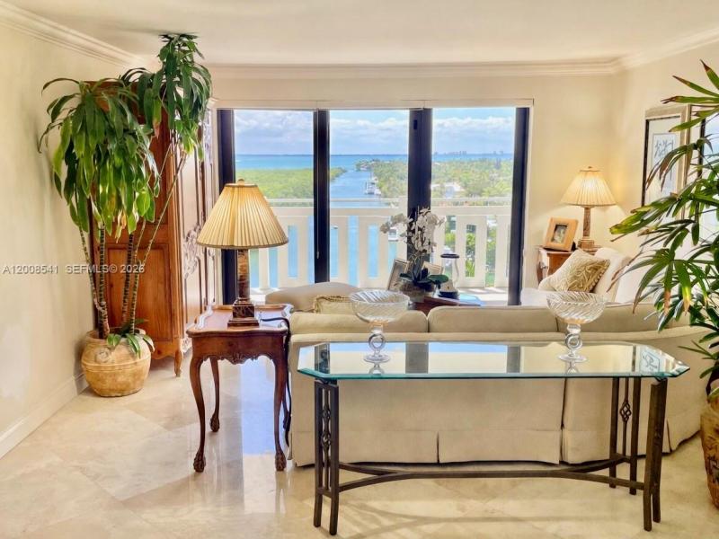 Comprar apartamento en Towers of Key Biscayne D903