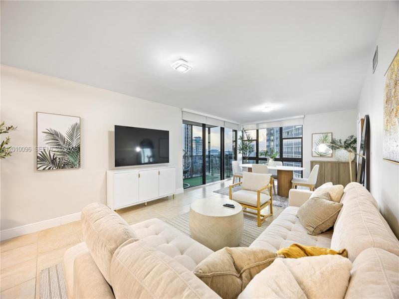 Comprar apartamento no Coronado I 1239