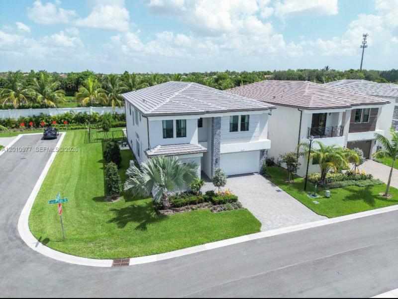 Property photo # 9