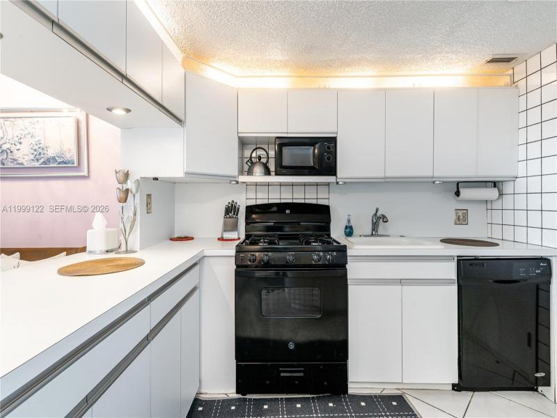 Apartment for rent at Parker Plaza Estates 1903