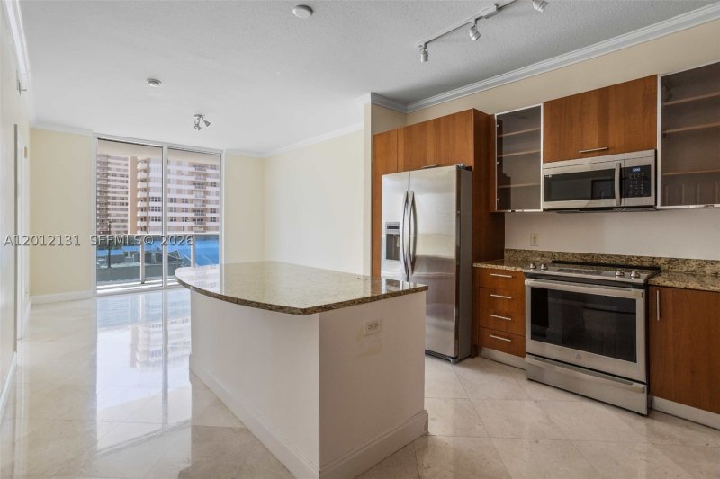 Apartment for rent at Ocean Marine Yacht Club 503