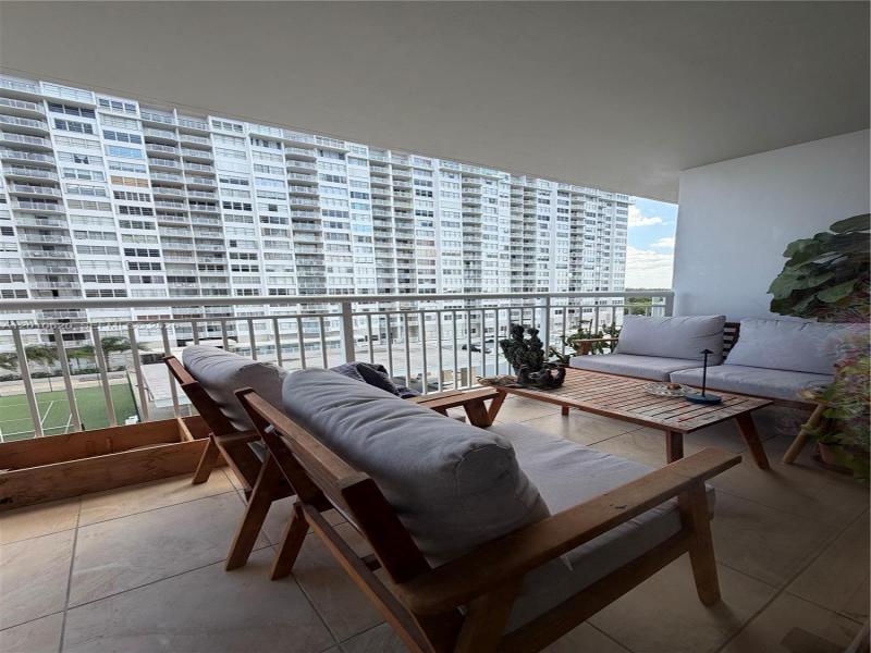 Condo for sale at Del Prado South Tower 601