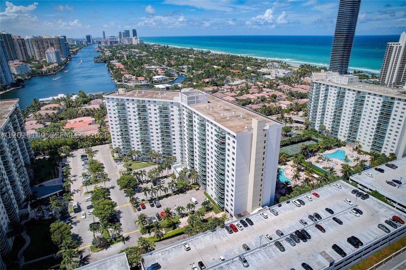 Apartment for rent at Ocean View 211