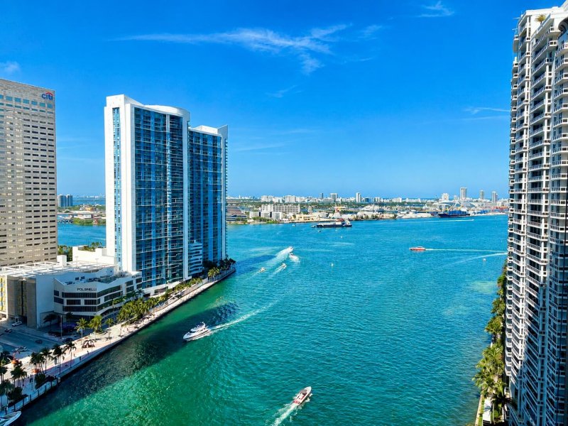 Aluguel de apartamento no Courts Brickell Key 2302