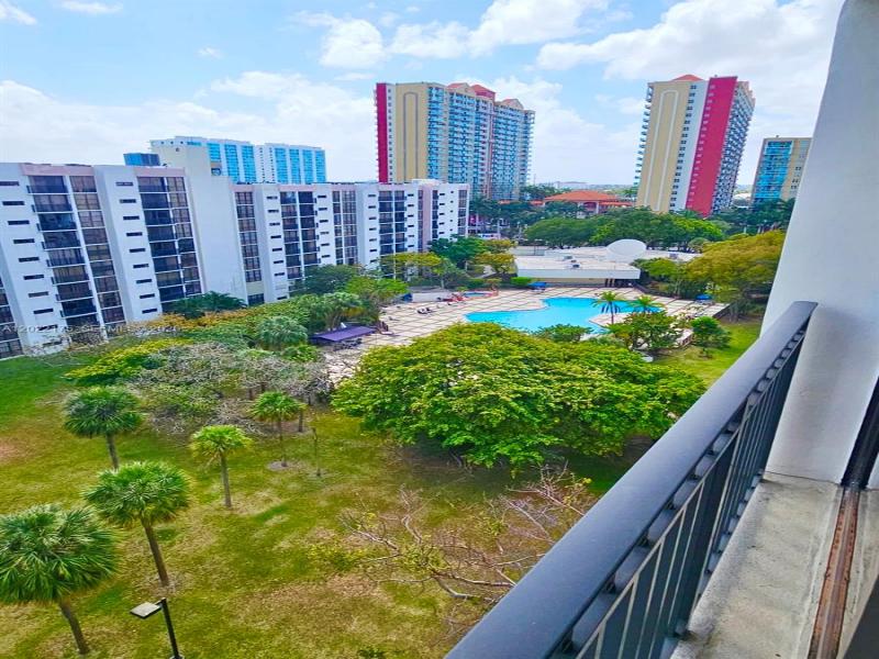 Comprar apartamento en Plaza of the Americas 1018