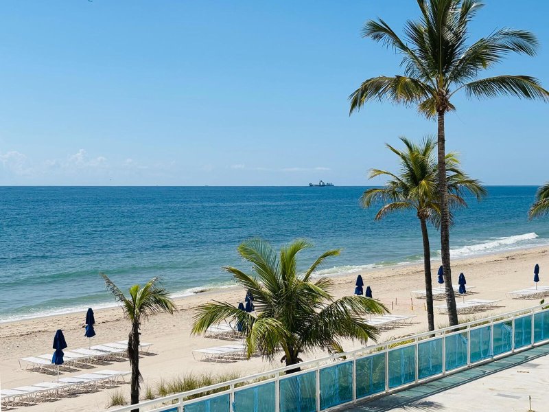 Condo for sale at Playa Del Mar 608