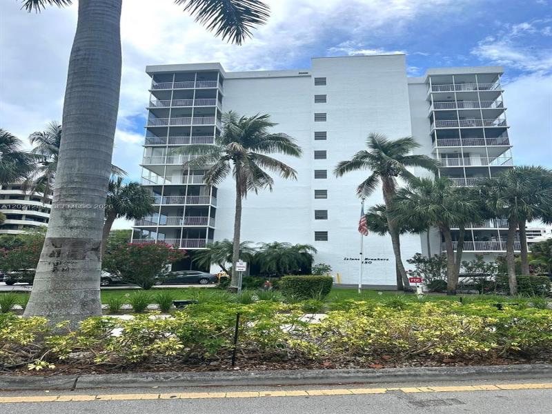 Island Breakers Apt #2A