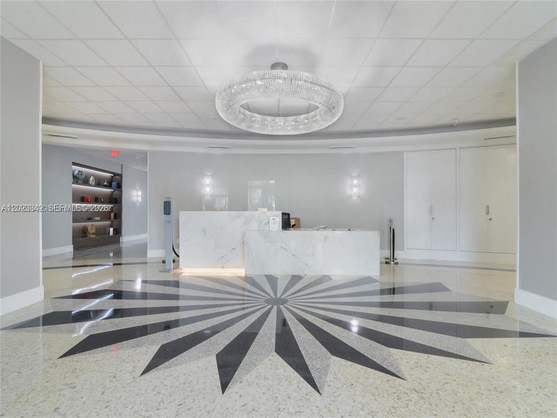 Condo for sale at Parker Tower 1210