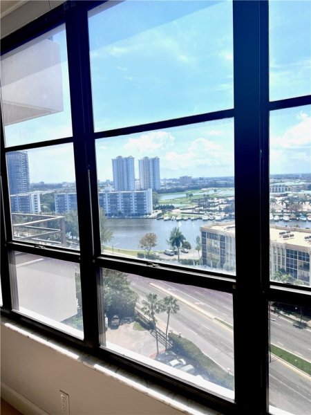 Condo for sale at Olympus Towers 1108
