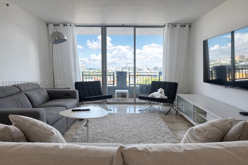 Apartment for rent at Yacht Club at Portofino 1009