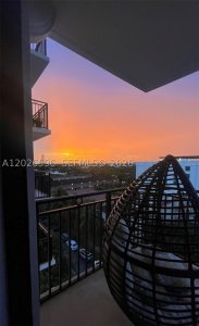1300 Ponce Apt #702