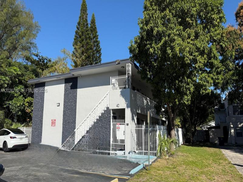 Property photo # 0