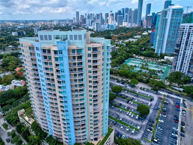 Condo for sale at Metropolitan at Brickell 2407