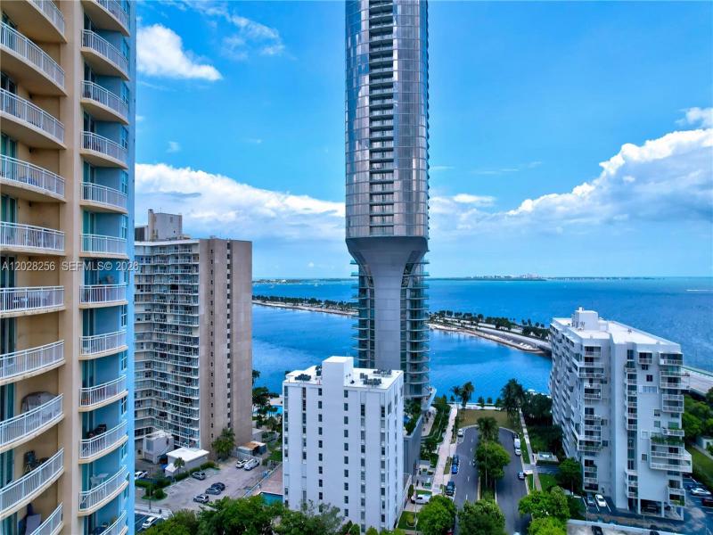 Condo for sale at Metropolitan at Brickell 2407