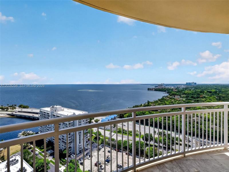 Condo for sale at Metropolitan at Brickell 2407