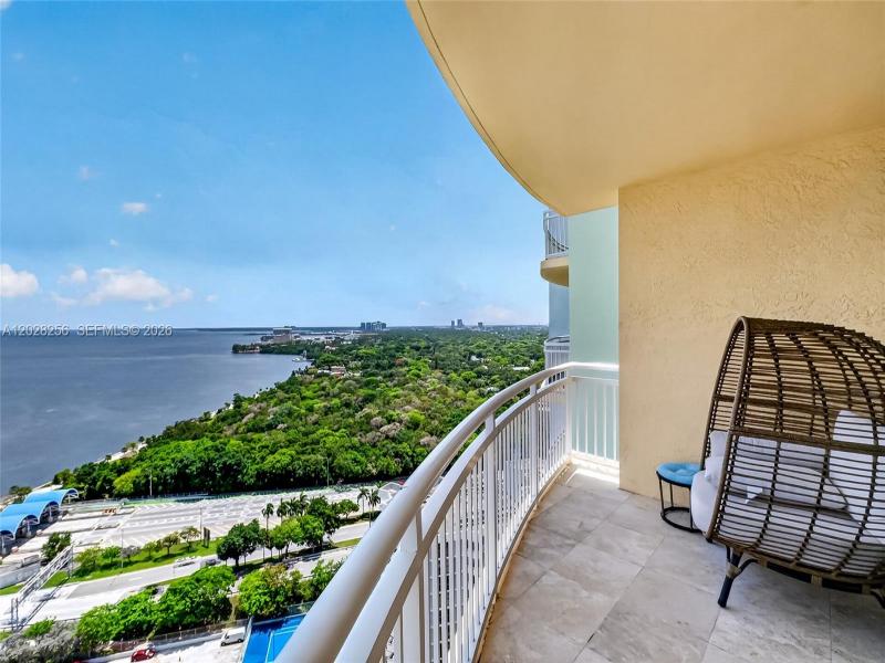Condo for sale at Metropolitan at Brickell 2407