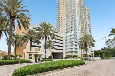 Duo Condo Apt #1207 E