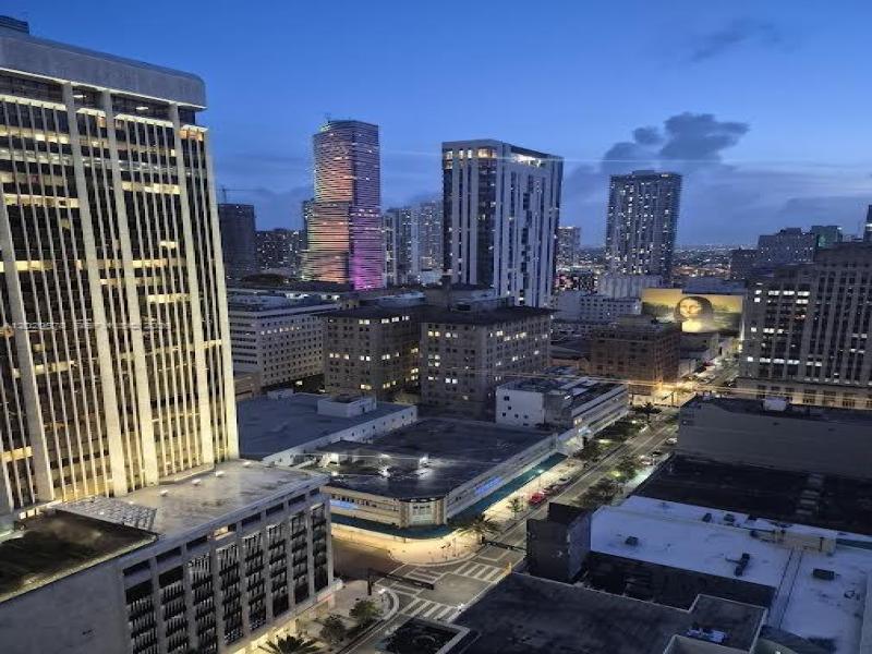 50 Biscayne Apt #2707