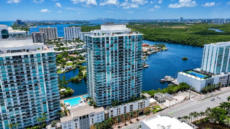 Condo for sale at Parque Towers at St. Tropez 5-1107