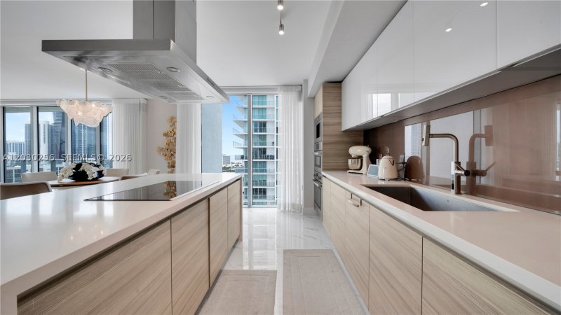 Condo for sale at Parque Towers at St. Tropez 5-1107