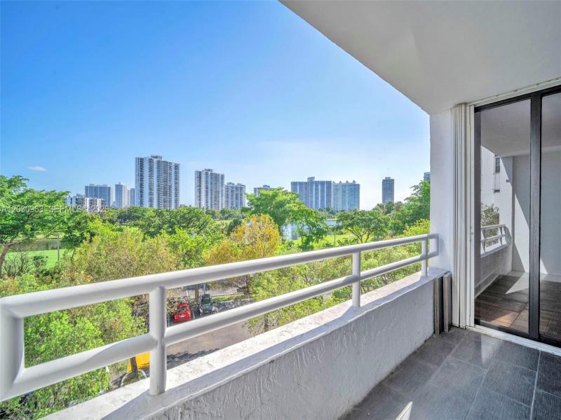 Delvista Towers Apt #421