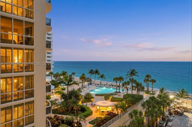 Condo for sale at The Galleon 606