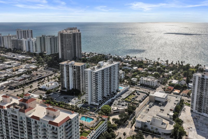 Condo for sale at Berkley South 3d