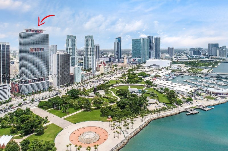 Apartment for rent at 50 Biscayne 4104