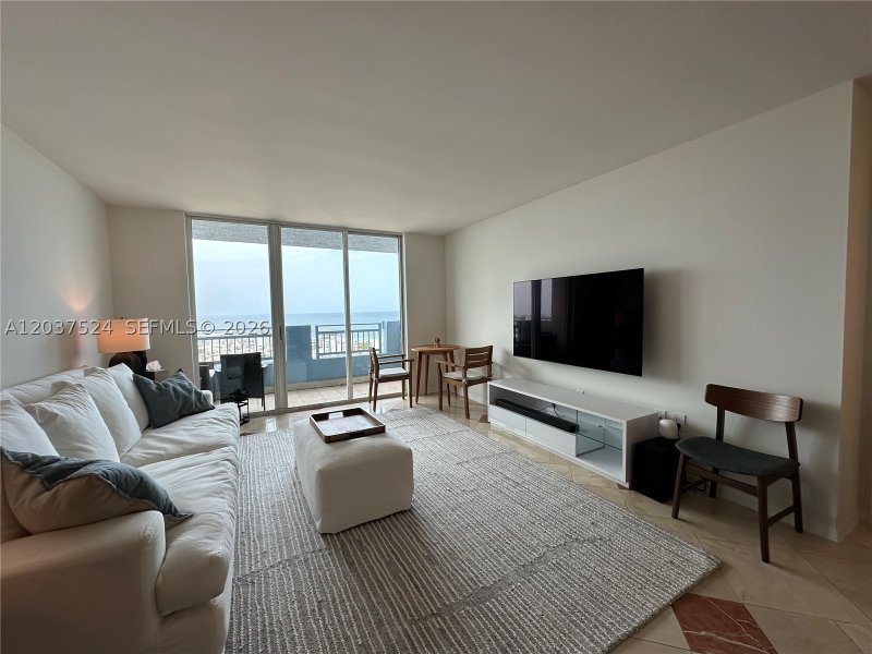 Apartment for rent at Yacht Club at Portofino 2809