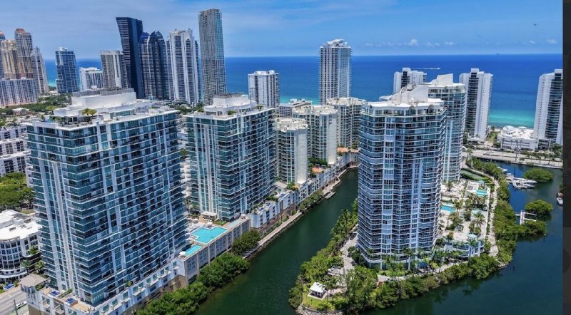 Parque Towers at St. Tropez Apt #5-2308