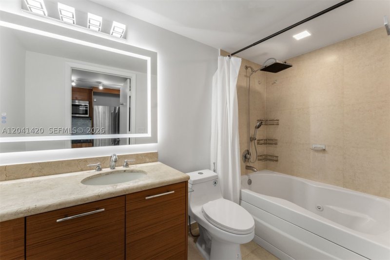 Apartment for rent at 50 Biscayne 4603