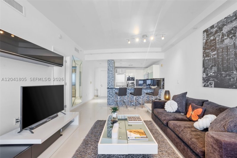 Alquiler de apartamento en Jade Ocean 1406