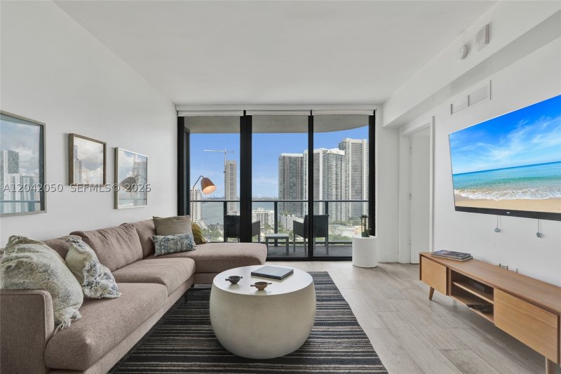 Alquiler de apartamento en Hyde Midtown 2205