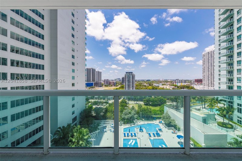 Apartment for rent at 1800 Club 1806