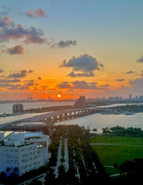 Apartment for rent at 900 Biscayne 2312